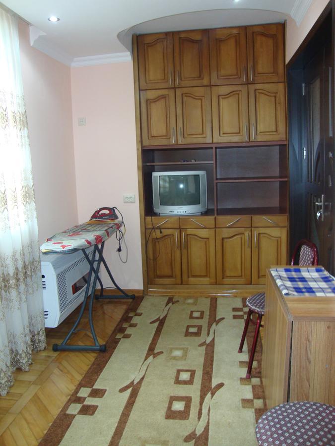 דירות באטומי Madona'S House מראה חיצוני תמונה